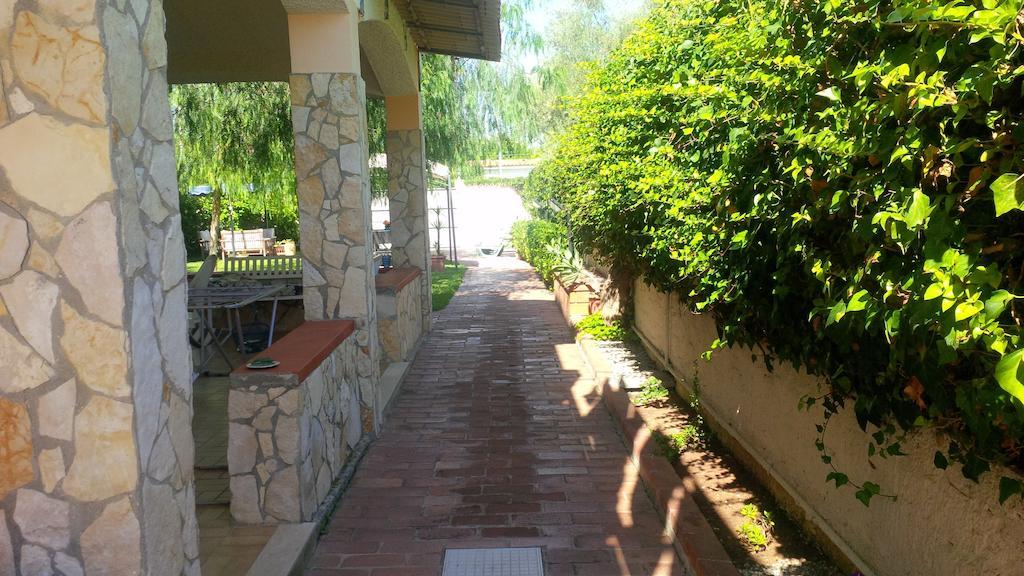 Sweet Home & Apartments Fontane Bianche Exterior photo